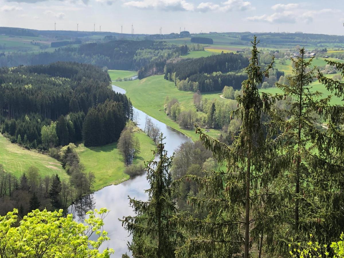 Chalet-Ferienwohnung Schlossblick, 51 Qm, Wellness/Fitness/Sauna - Bergroedelhof Feilitzsch Bagian luar foto