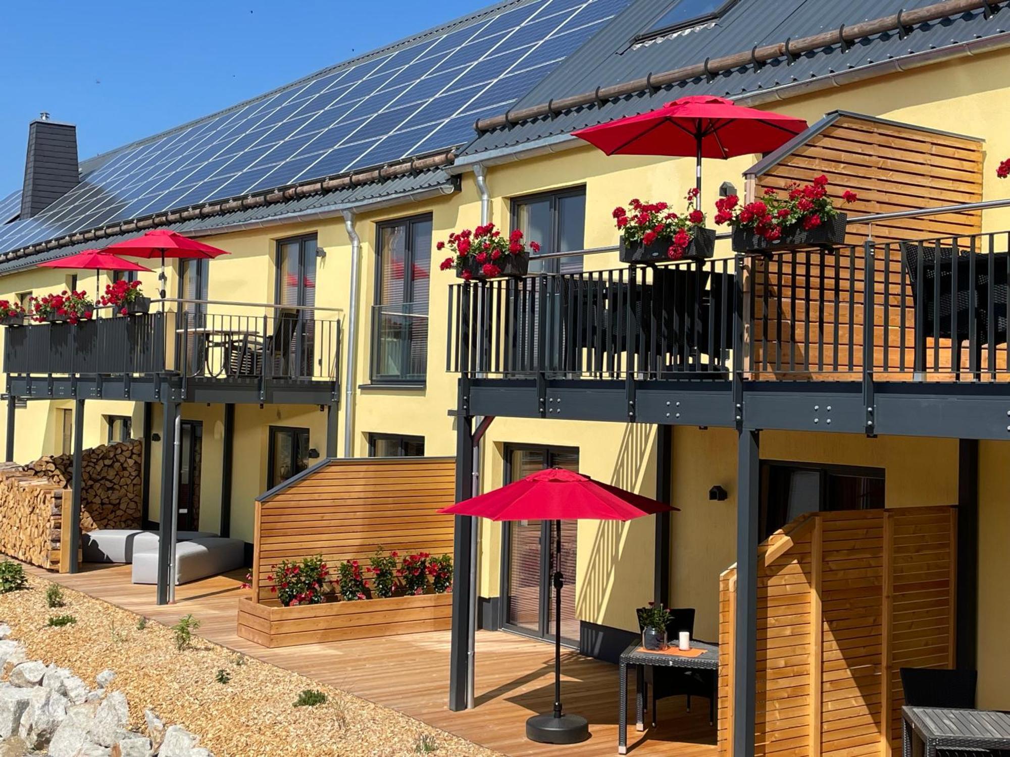 Chalet-Ferienwohnung Schlossblick, 51 Qm, Wellness/Fitness/Sauna - Bergroedelhof Feilitzsch Bagian luar foto